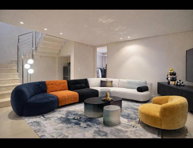 4 BEDROOM APARTMENT FOR SALE IN SANDOWN